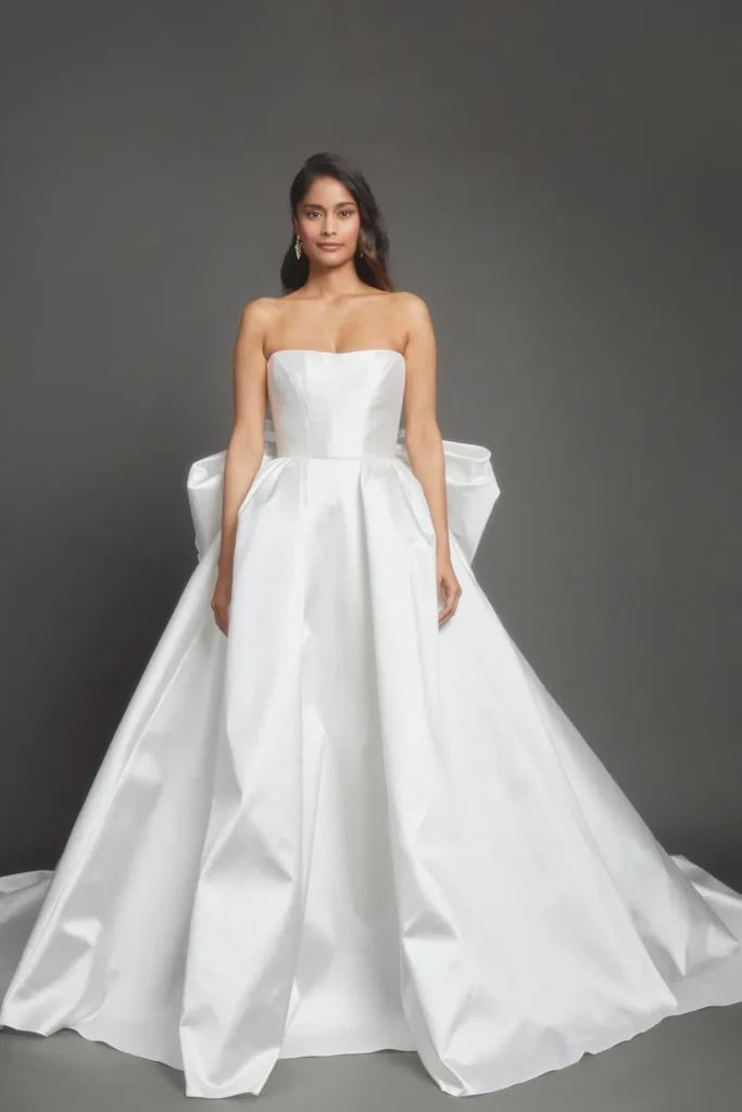 Abito sposa con fiocco