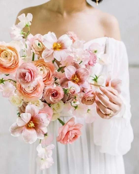 Bouquet sposa peach fuzz